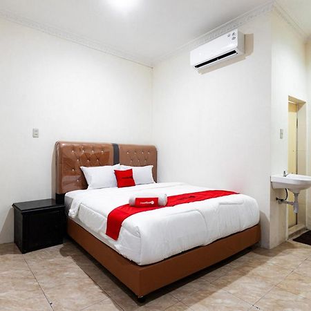 Reddoorz Near Yuki Simpang Raya Mall Medan 2 Extérieur photo