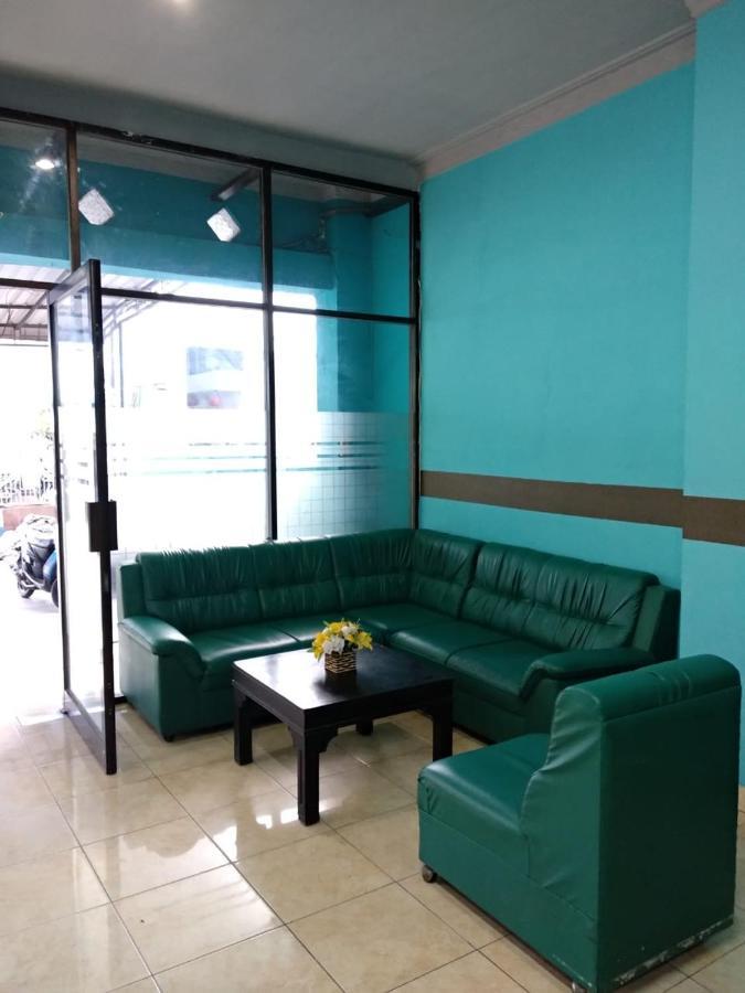 Reddoorz Near Yuki Simpang Raya Mall Medan 2 Extérieur photo