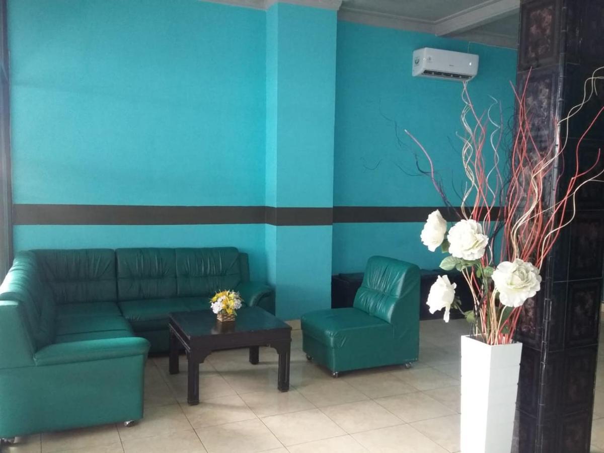 Reddoorz Near Yuki Simpang Raya Mall Medan 2 Extérieur photo